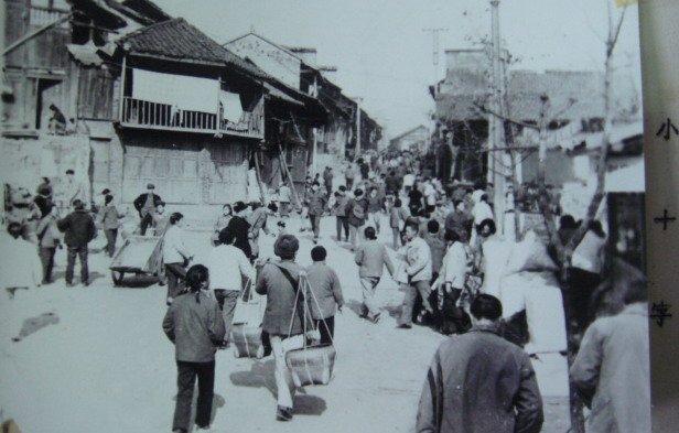 圖1：銅仁主城區(qū)舊景。銅仁日報(bào)社資料圖片.jpg